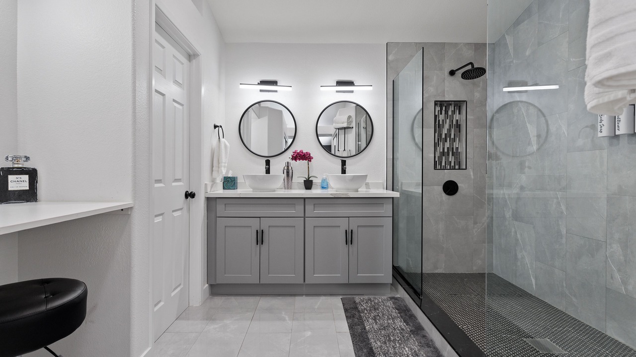 Photo of Bathroom in River Mountain