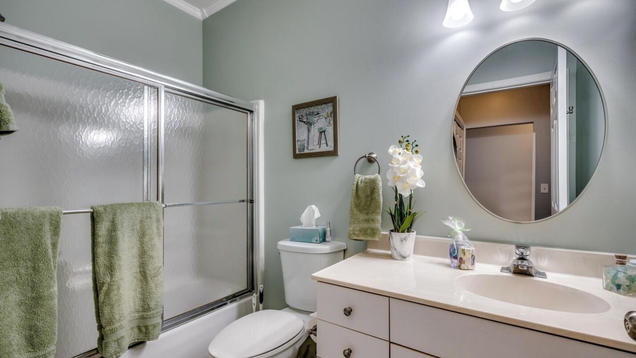 Photo of Bathroom in Red Hill
