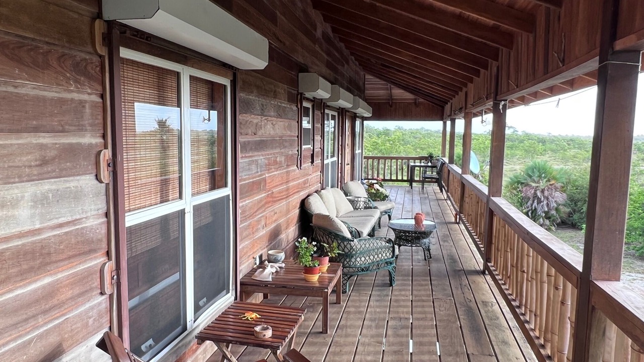 Photo of Patio Balcony in Gales Point