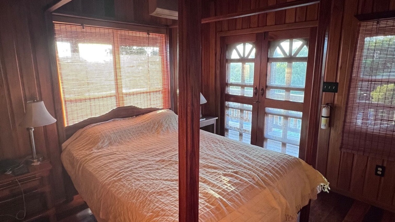Photo of Bedroom in Gales Point