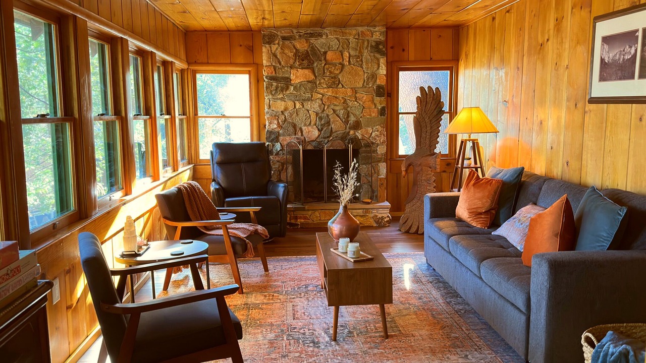 Photo of Livingroom in Bass Lake