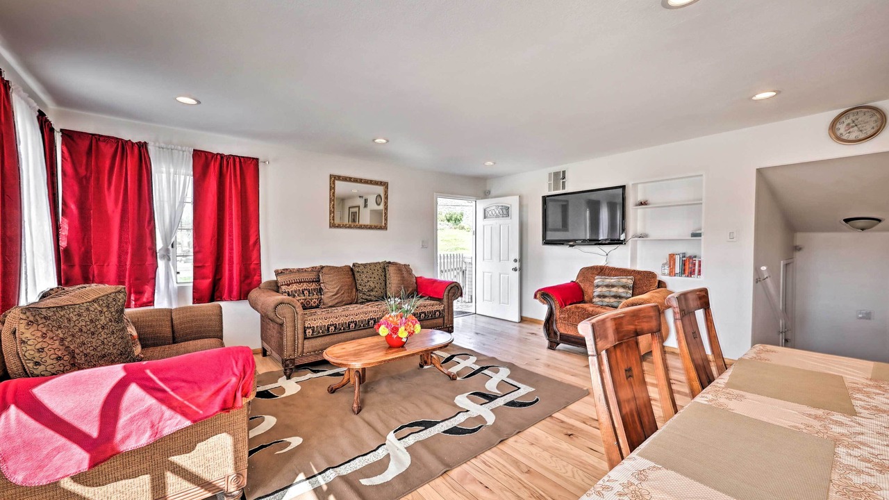 Photo of Livingroom in Lake Elsinore