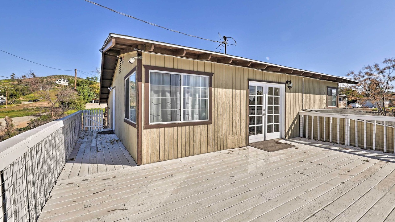 Photo of Patio Balcony in Lake Elsinore