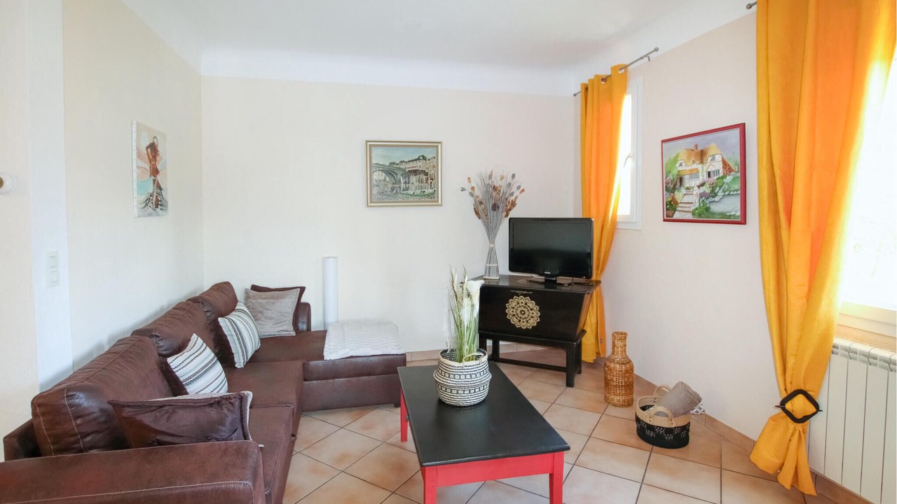 Photo of Bedroom in Eyguians