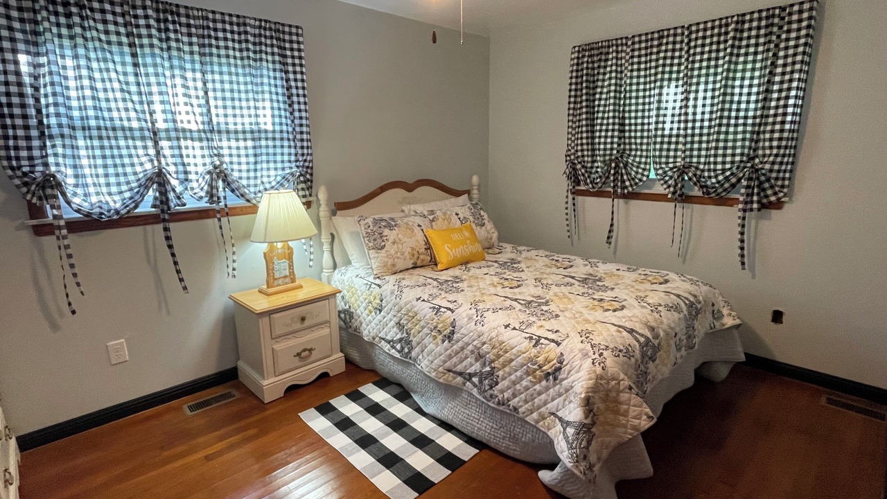 Photo of Bedroom in Chapmanville