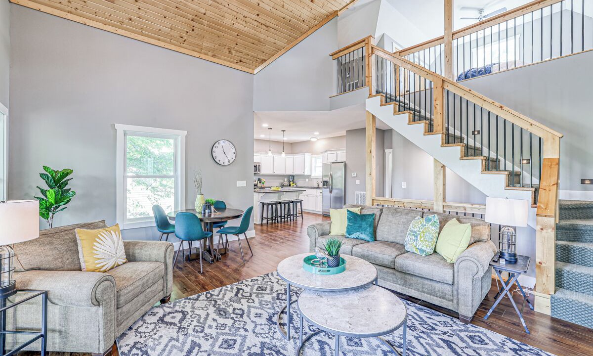 Photo of Bedroom in Linn Valley