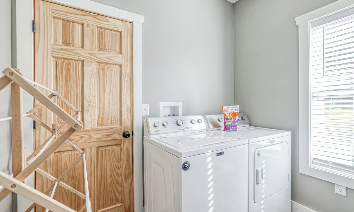 Photo of Bedroom in Linn Valley