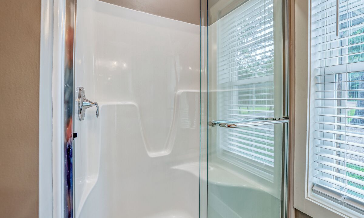 Photo of Bathroom in Linn Valley