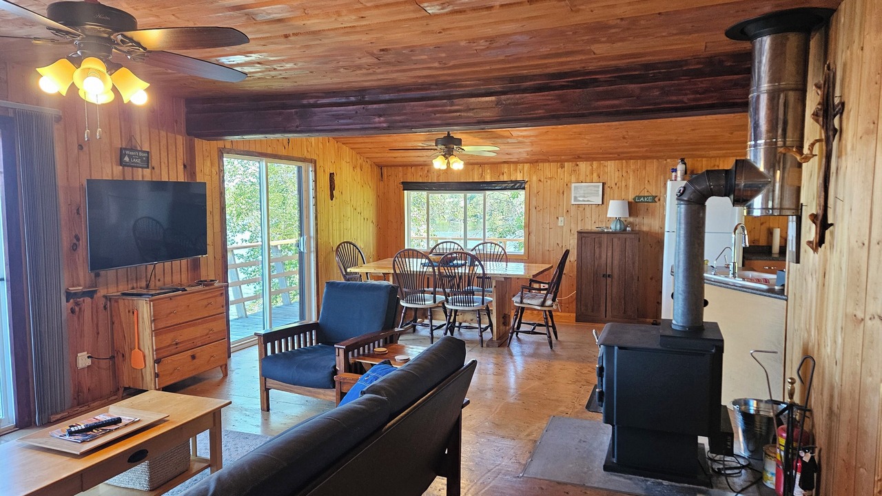 Photo of Livingroom in Kenora