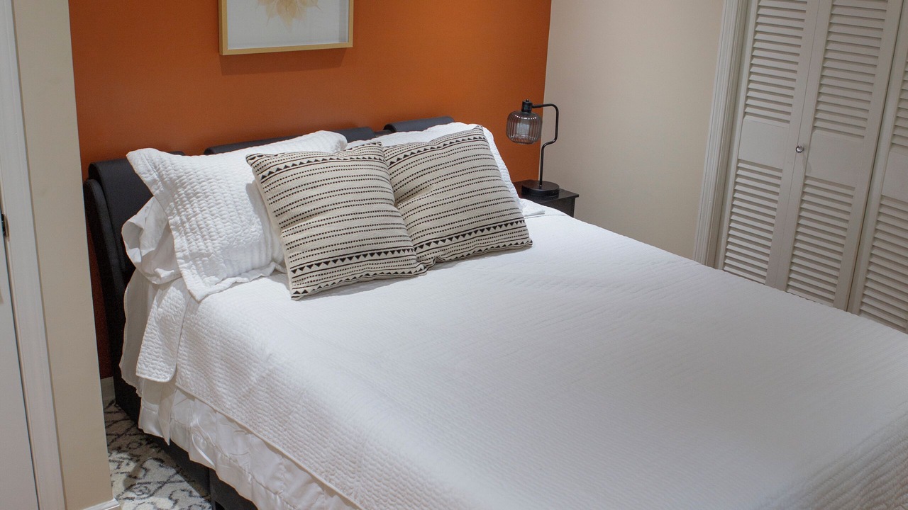 Photo of Bedroom in Northport