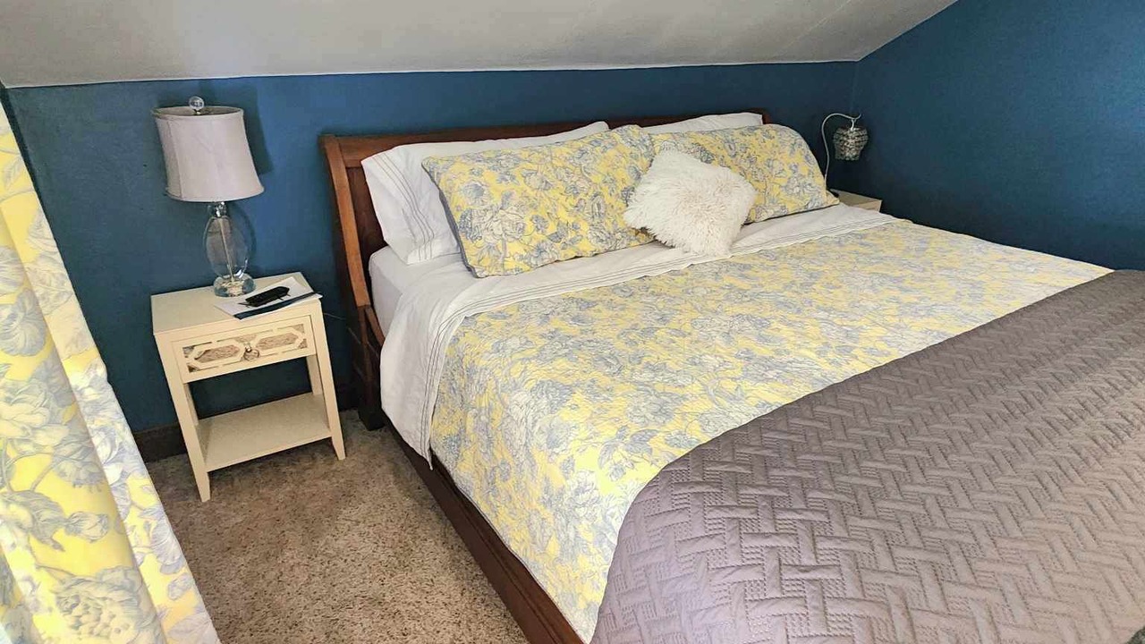Photo of Bedroom in Craigsville