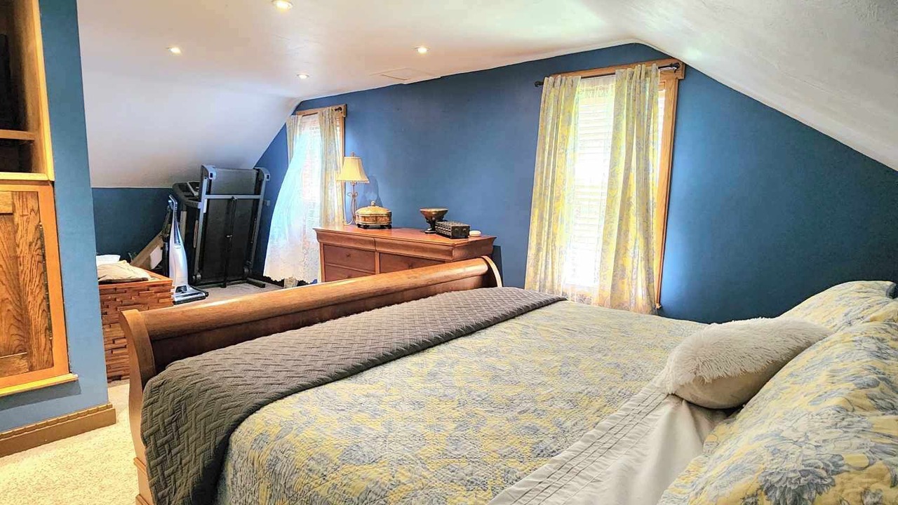 Photo of Bedroom in Craigsville