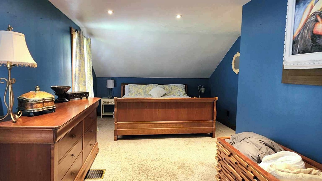 Photo of Bedroom in Craigsville