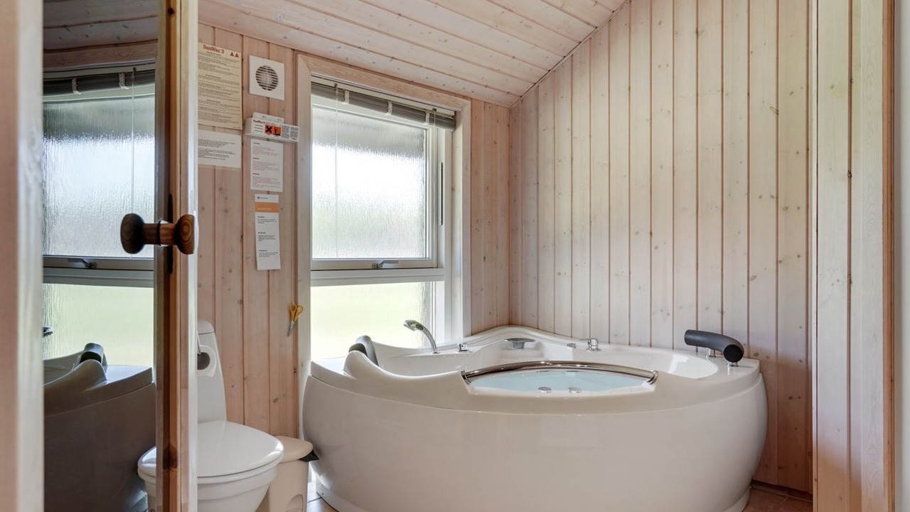 Photo of Bathroom in Tranum