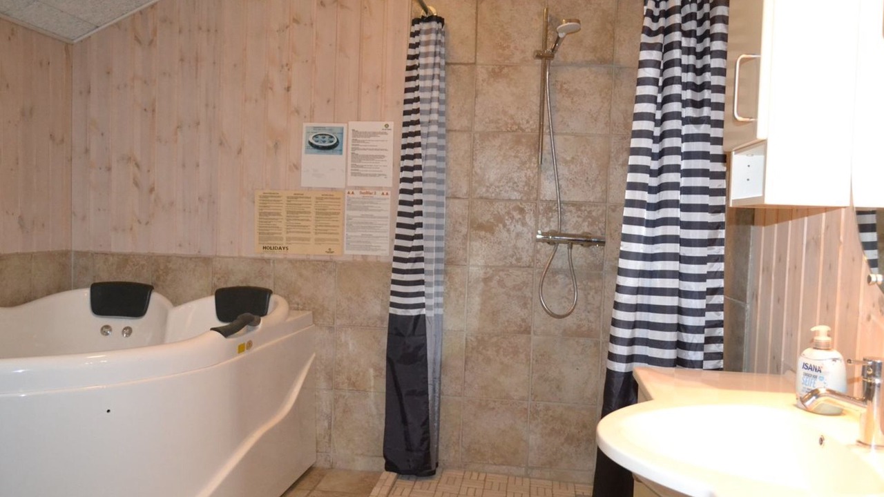 Photo of Bathroom in Havneby
