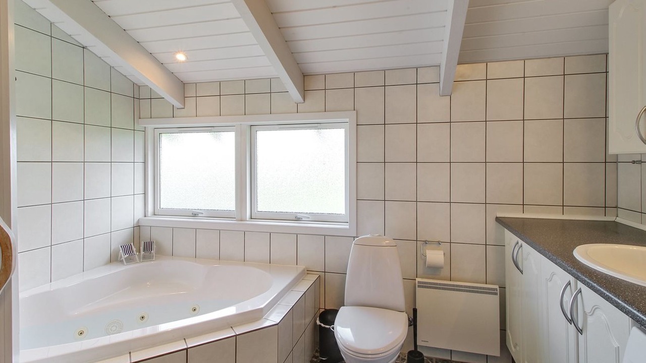 Photo of Bathroom in Hou