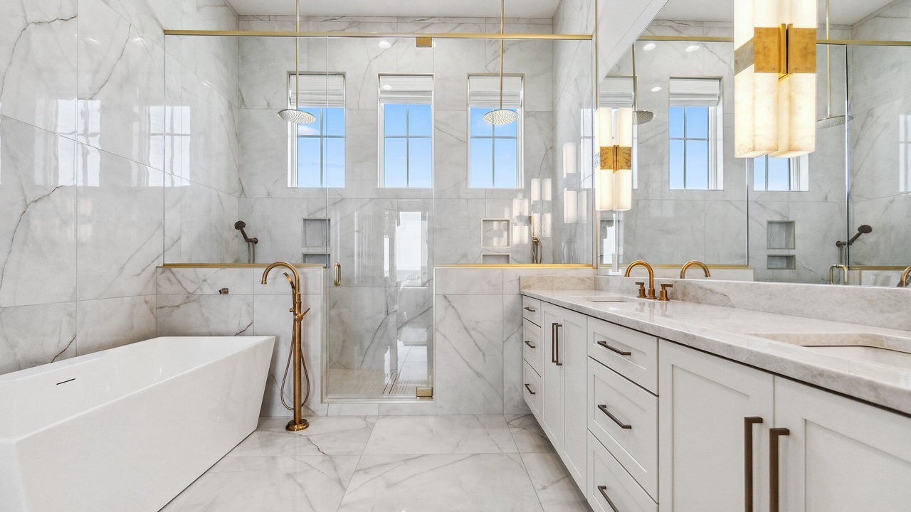 Photo of Bathroom in Orange Beach East