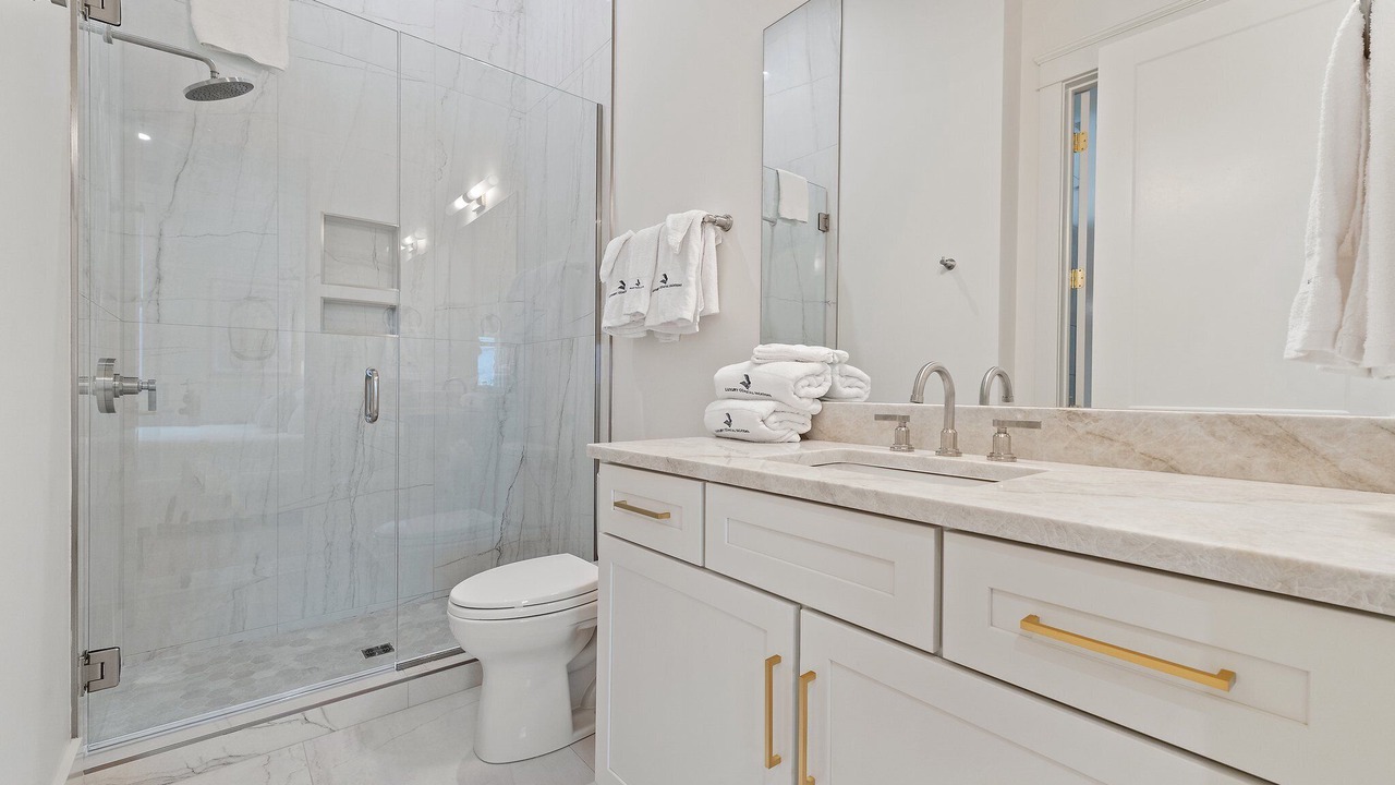 Photo of Bathroom in Orange Beach East