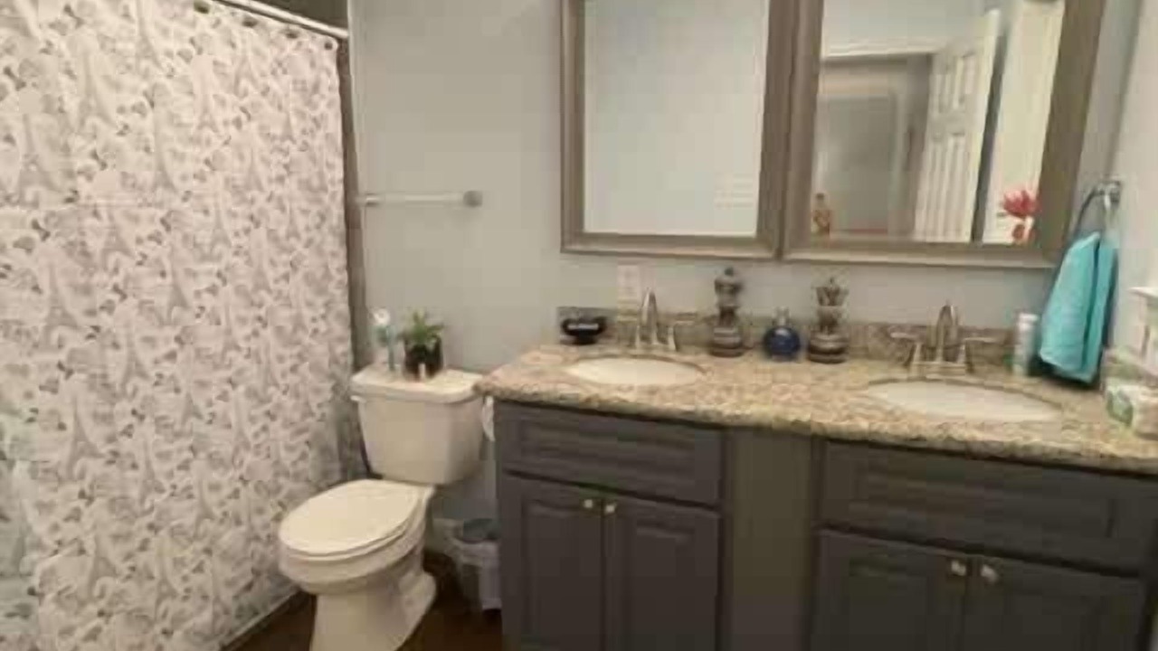 Photo of Bathroom in Highlands - Perkins