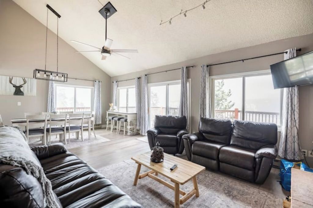 Photo of Livingroom in Crystal Lake