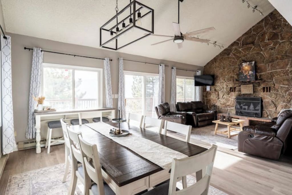 Photo of Livingroom in Crystal Lake