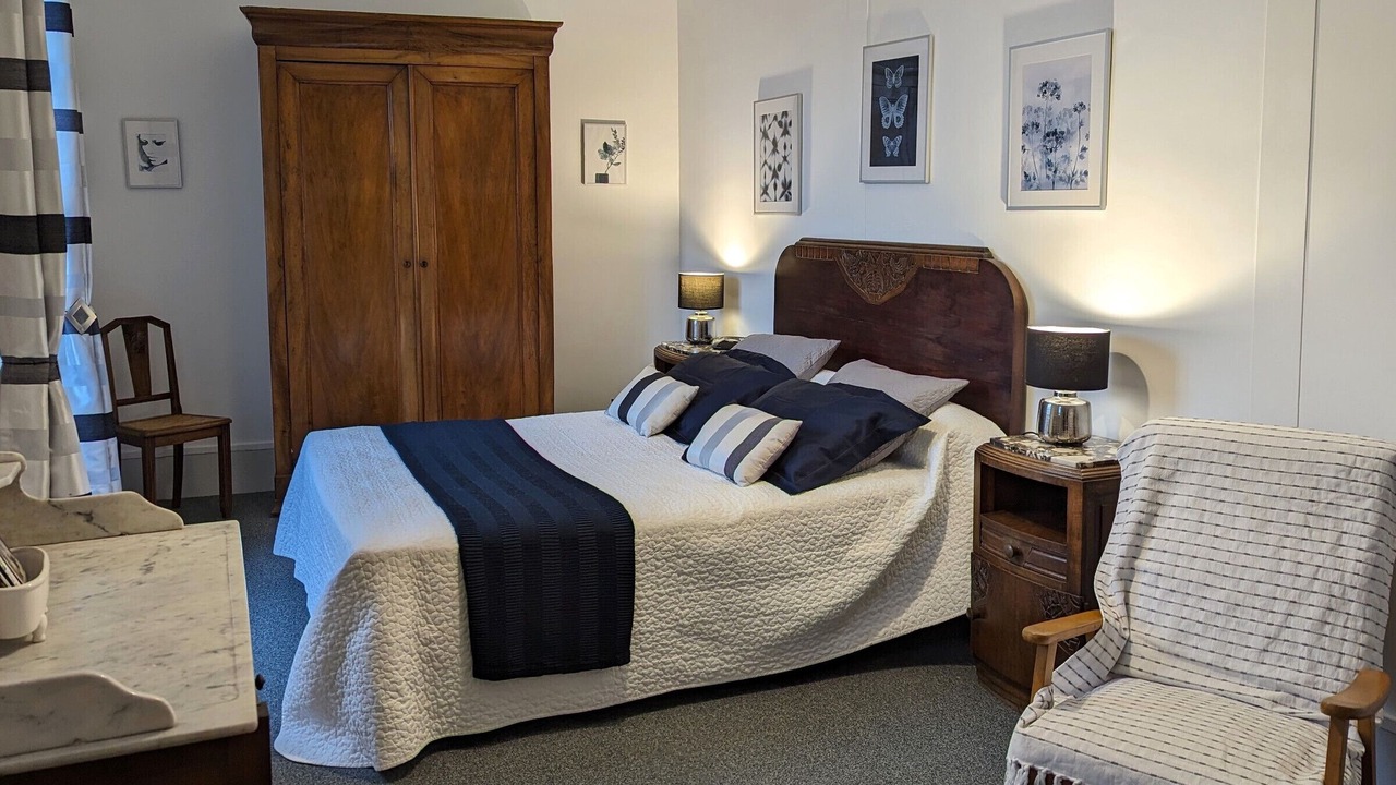 Photo of Bedroom in La Neuville-sur-Essonne