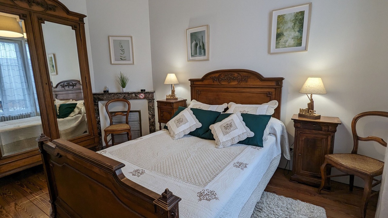 Photo of Bedroom in La Neuville-sur-Essonne