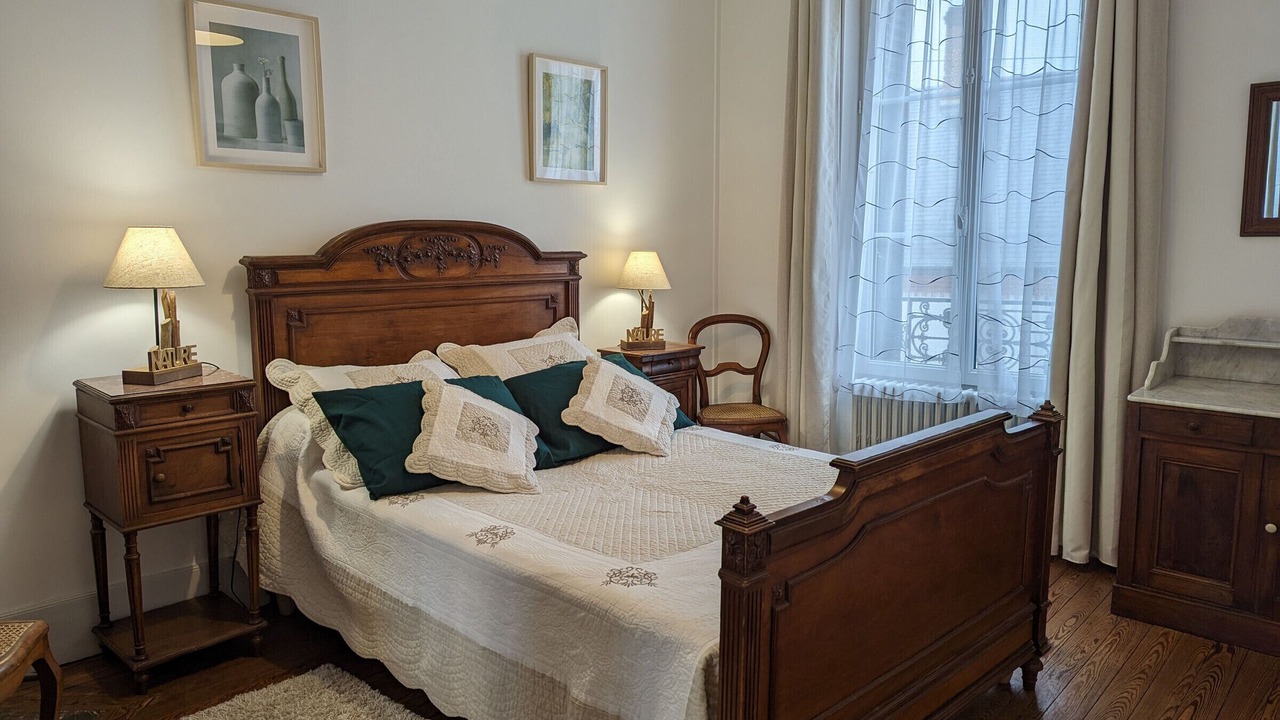 Photo of Bedroom in La Neuville-sur-Essonne