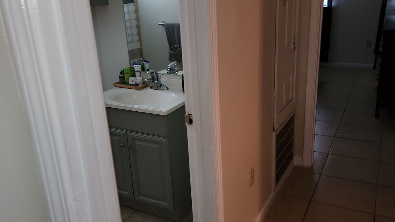 Photo of Bathroom in Little Woods