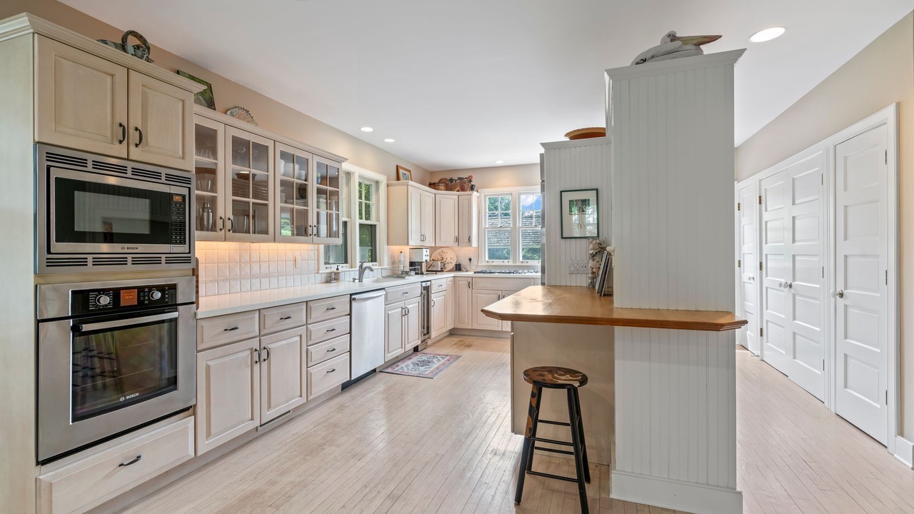 Photo of Kitchen in Village of Southampton