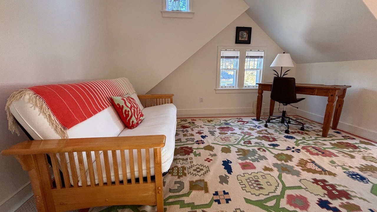 Photo of Livingroom in Village of Southampton