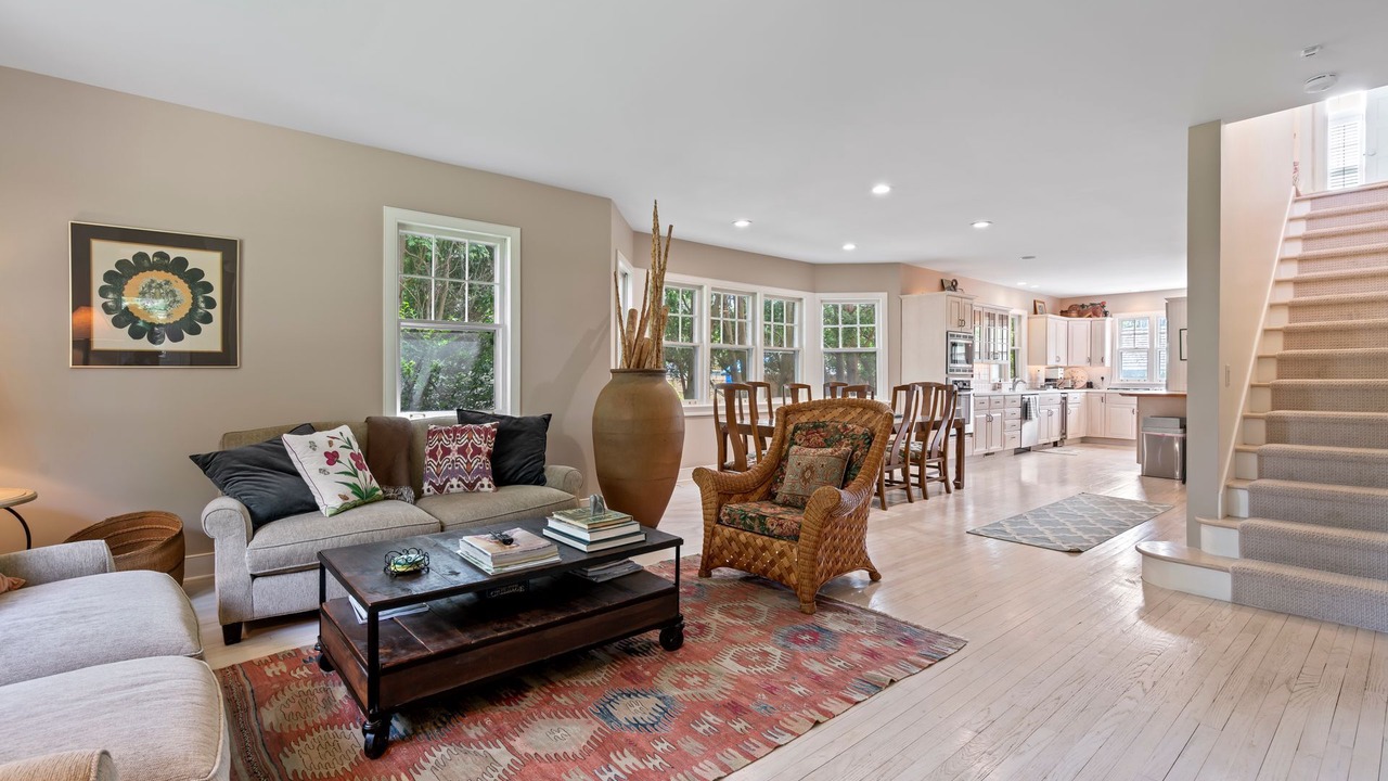 Photo of Livingroom in Village of Southampton