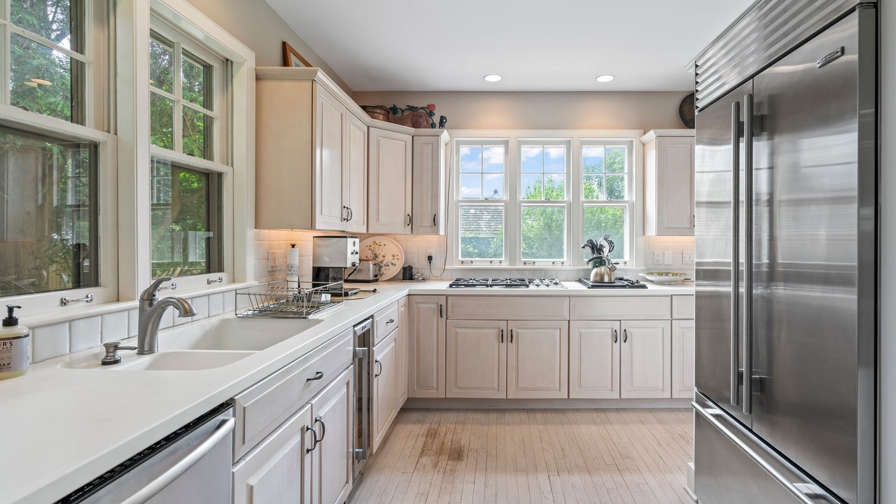 Photo of Kitchen in Village of Southampton