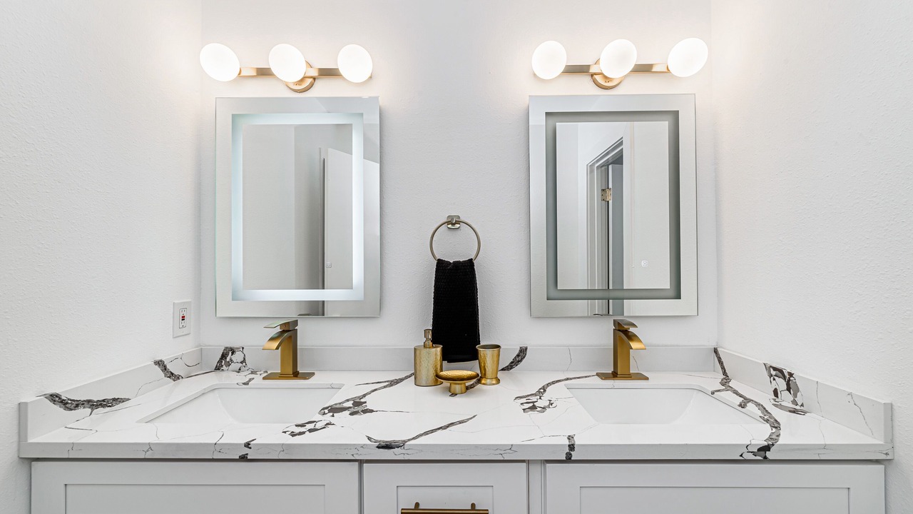 Photo of Bathroom in Nassau Bay