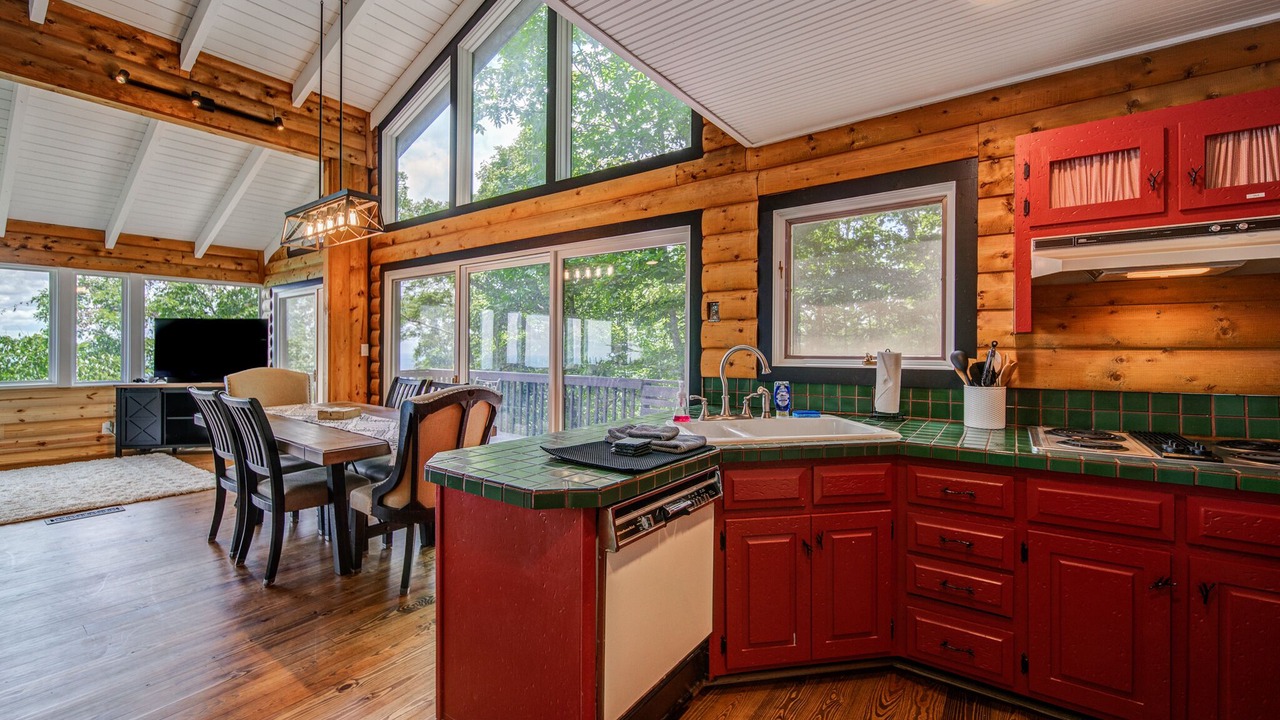 Photo of Kitchen in Big Canoe