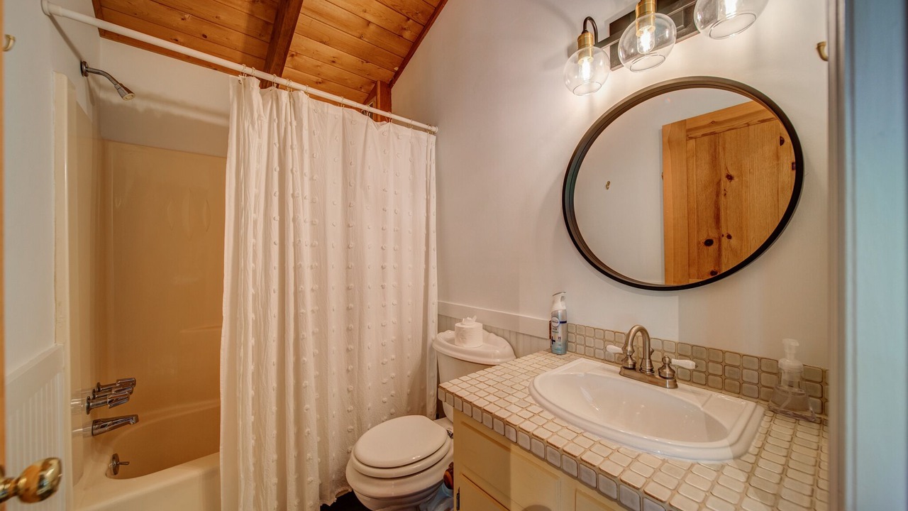 Photo of Bathroom in Big Canoe