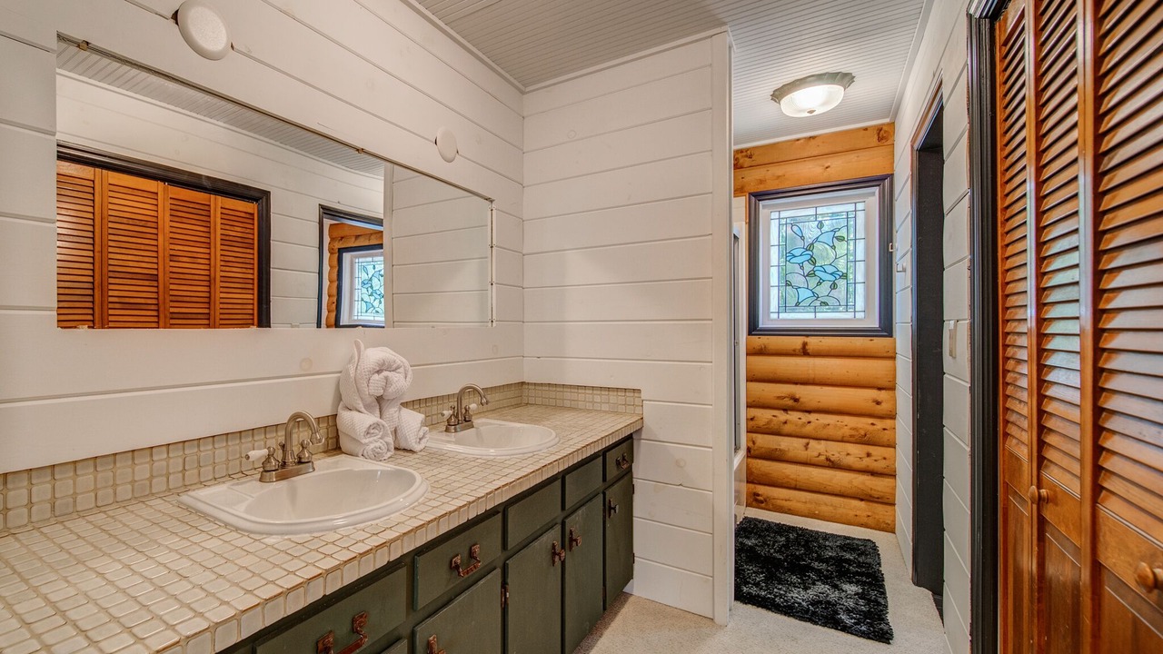 Photo of Bathroom in Big Canoe