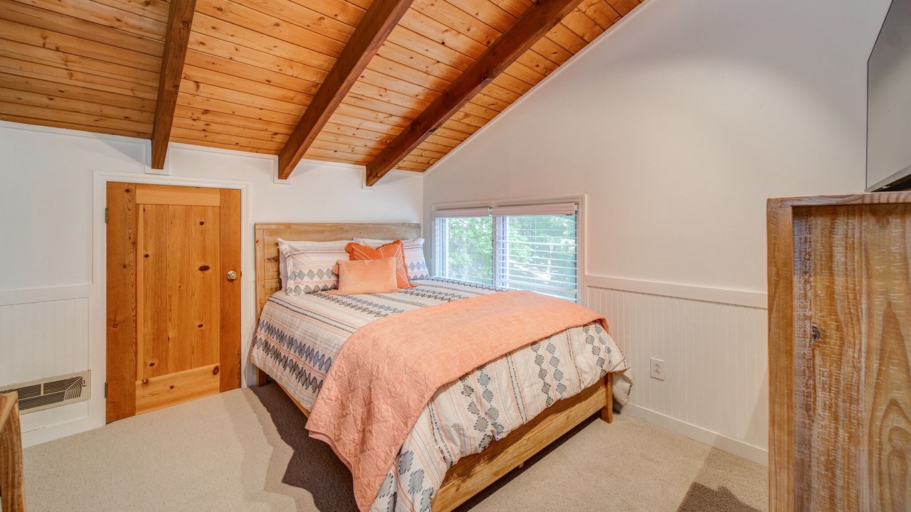 Photo of Bedroom in Big Canoe