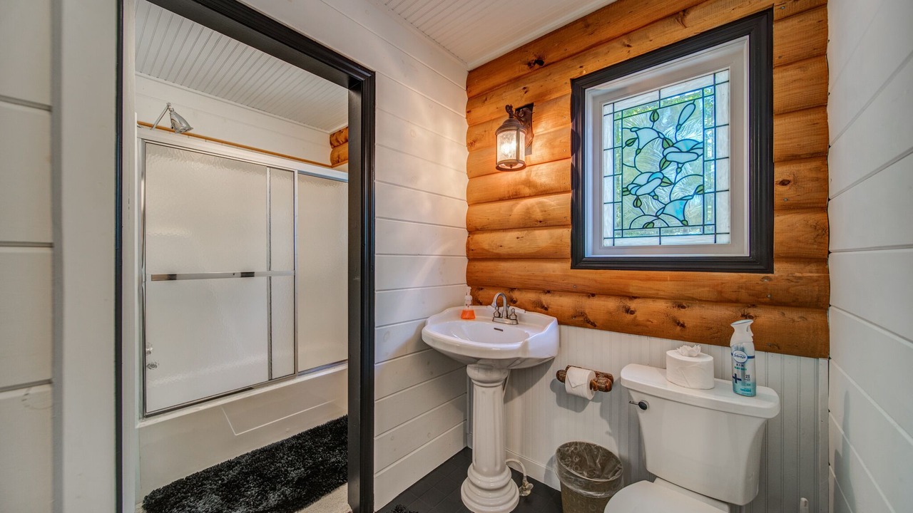 Photo of Bathroom in Big Canoe