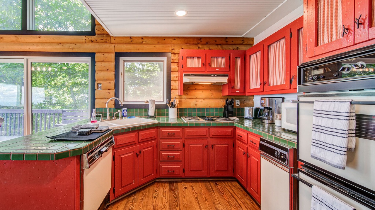 Photo of Kitchen in Big Canoe