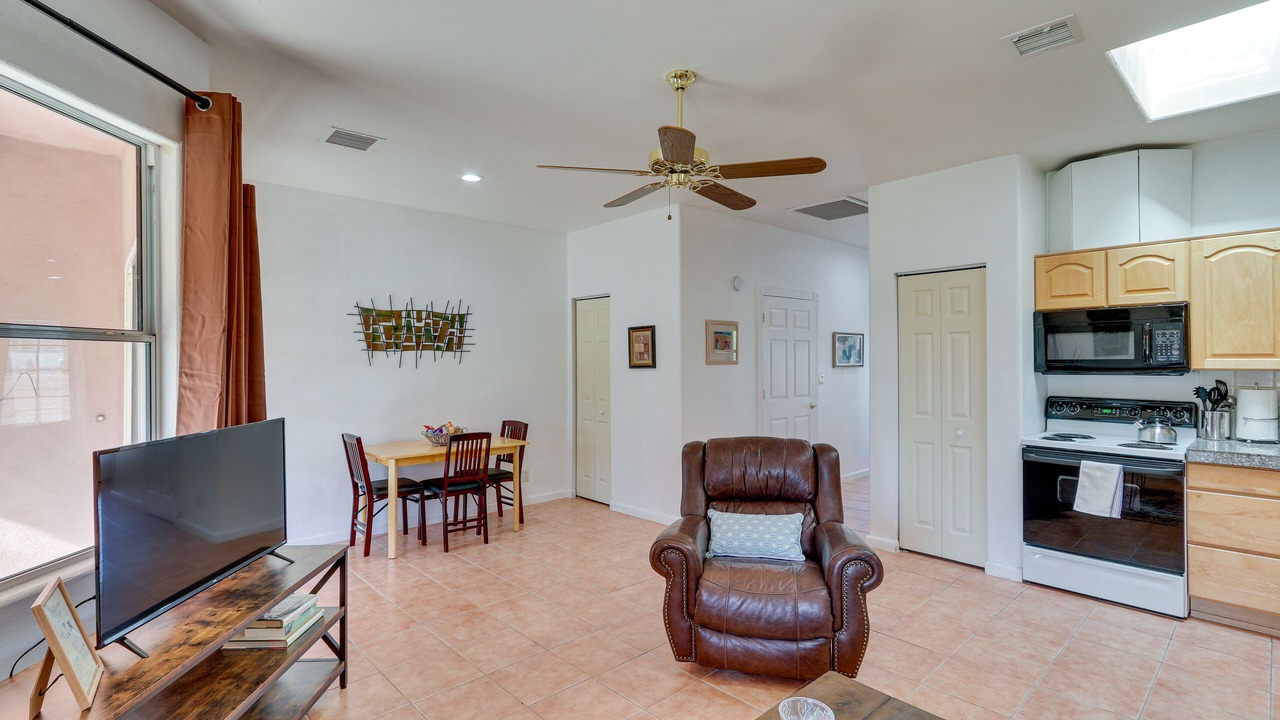 Photo of Livingroom in Eleven Mile Corner