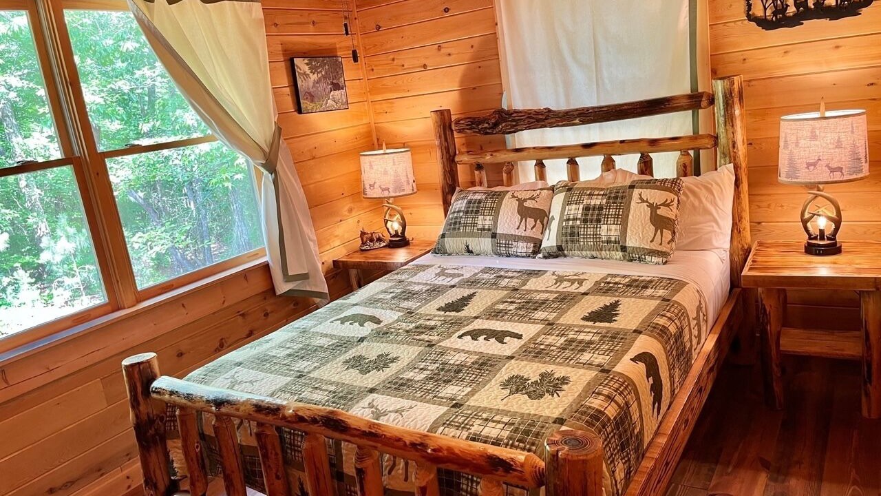Photo of Bedroom in Pine Mountain Valley