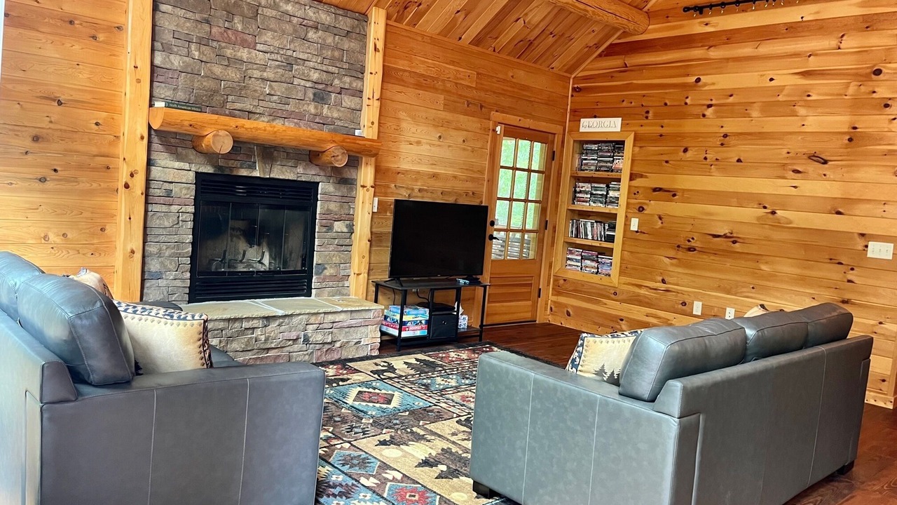 Photo of Livingroom in Pine Mountain Valley