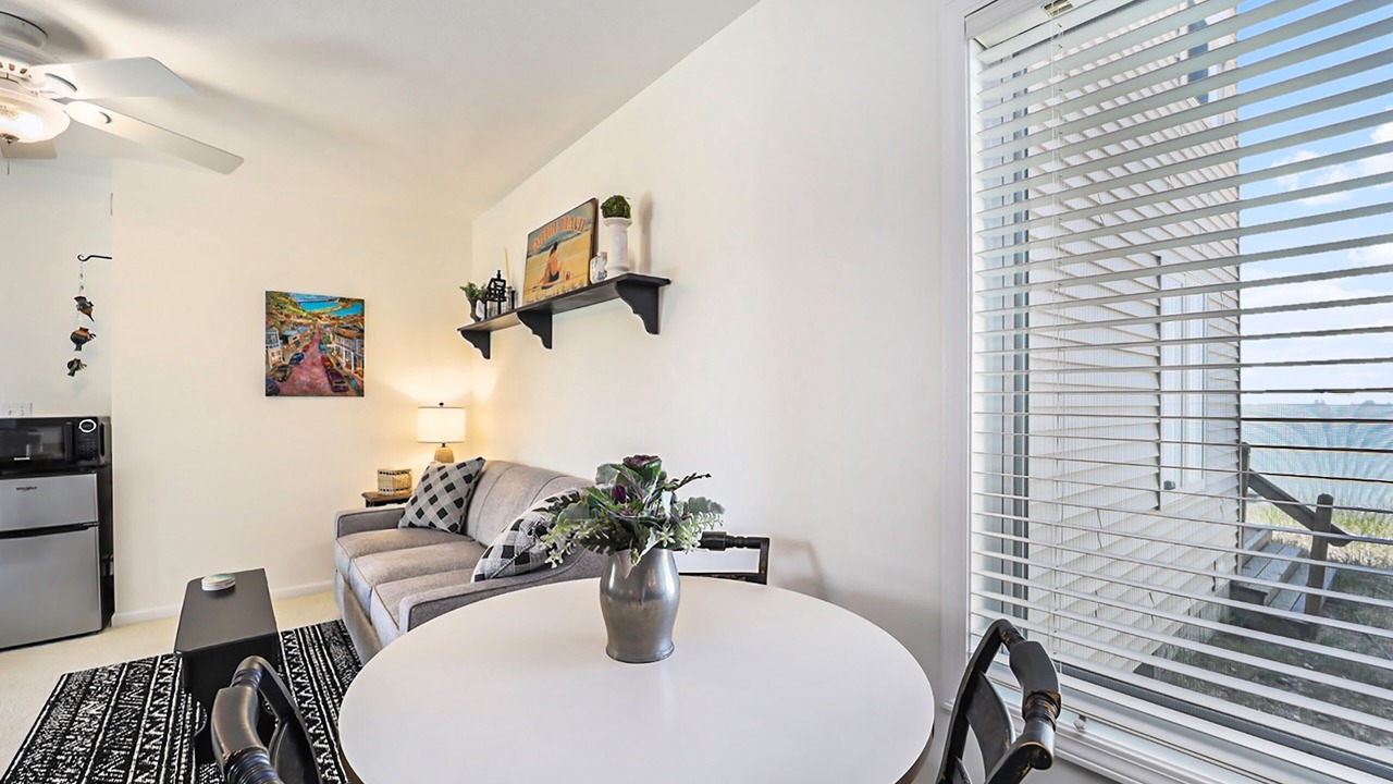 Photo of Livingroom in Empire