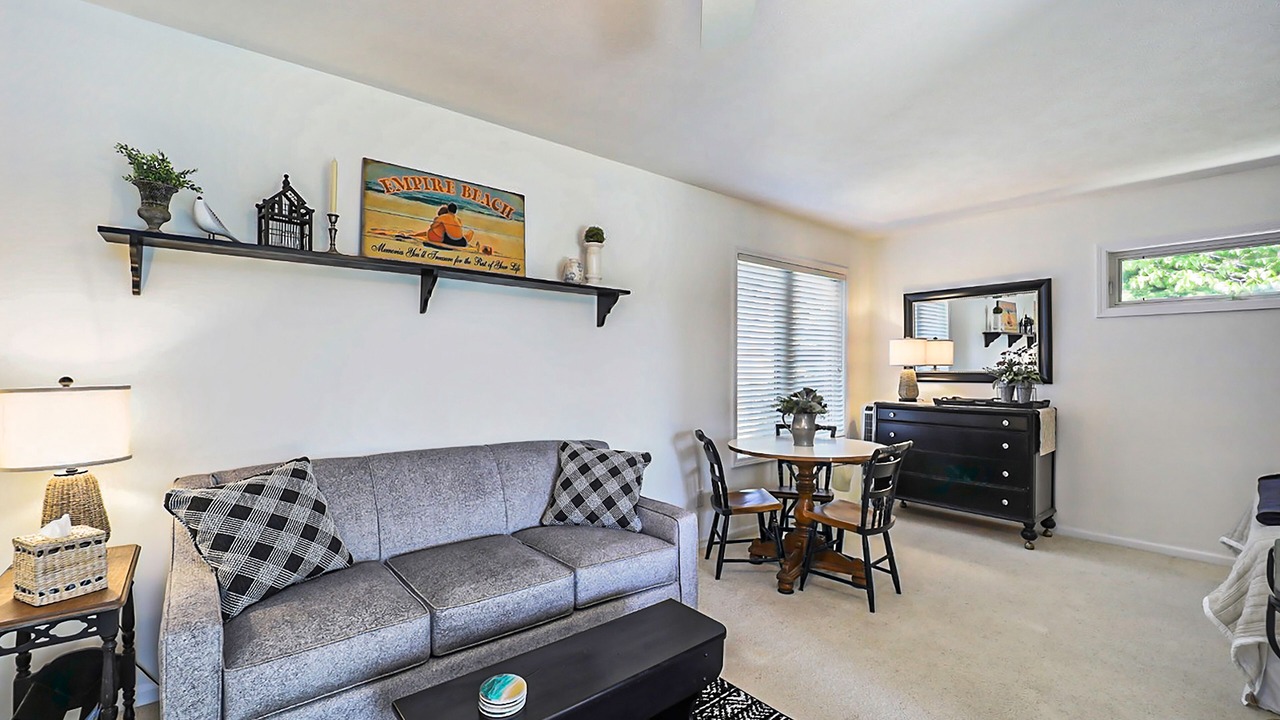 Photo of Livingroom in Empire