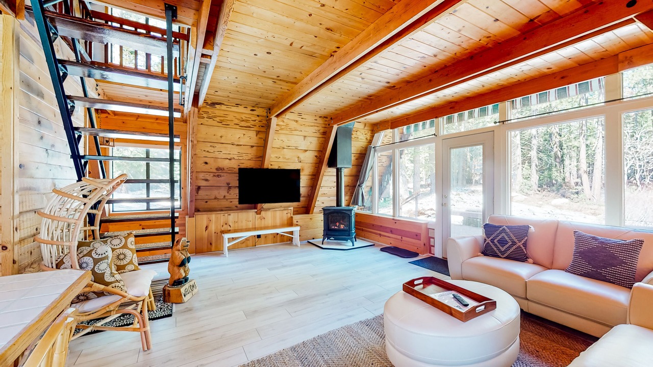 Photo of Livingroom in Tahoe Pines