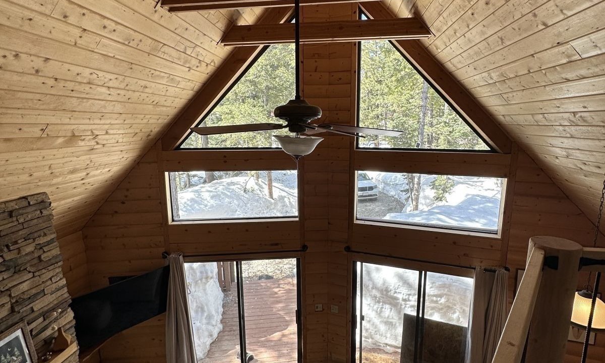 Photo of Livingroom in Meadow View Heights