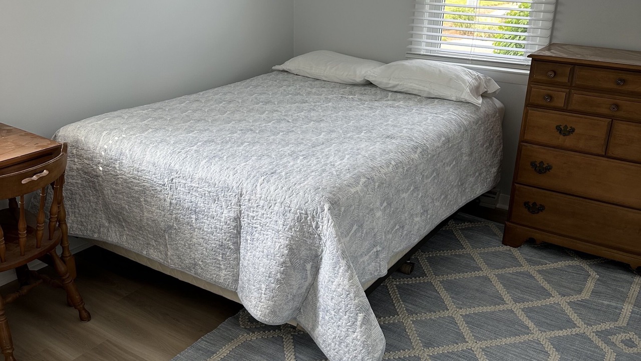 Photo of Bedroom in Popponesset
