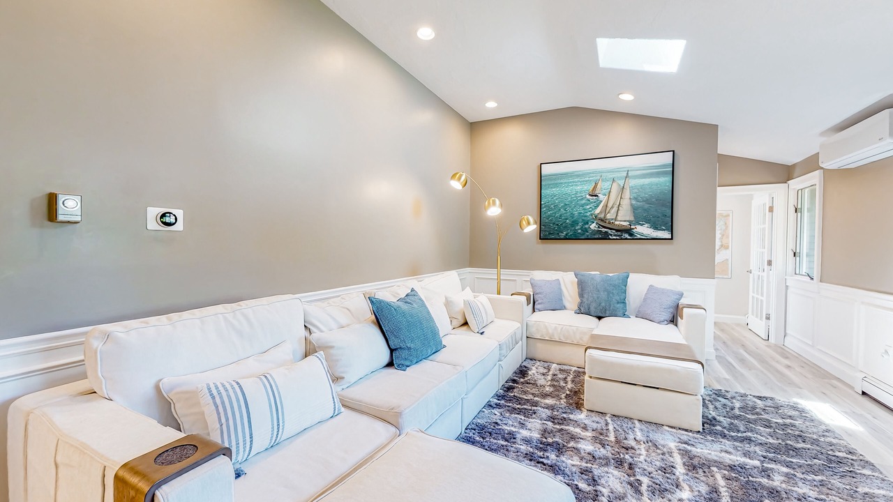 Photo of Livingroom in Monument Beach