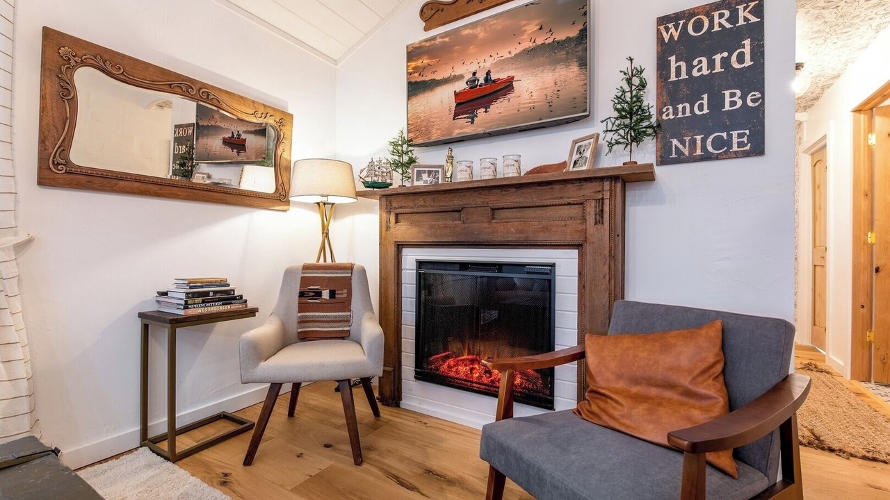 Photo of Livingroom in Russells Point